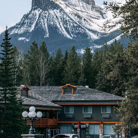 Mountaineer Lodge Lake Louise Exteriér fotografie