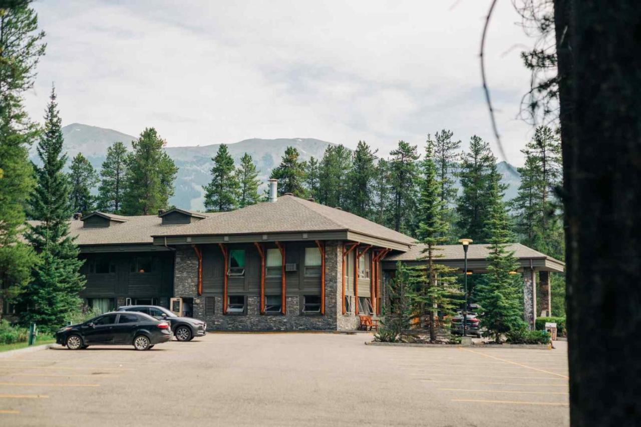 Mountaineer Lodge Lake Louise Exteriér fotografie