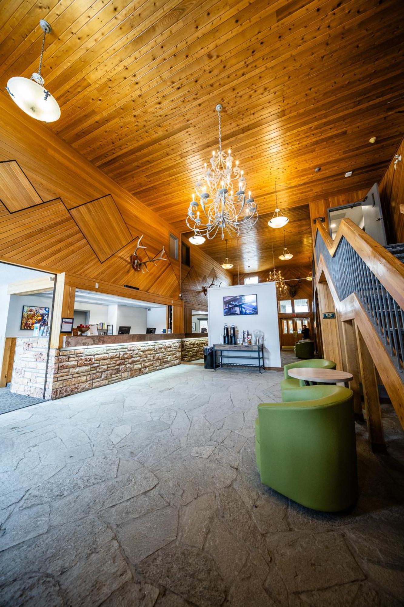 Mountaineer Lodge Lake Louise Exteriér fotografie